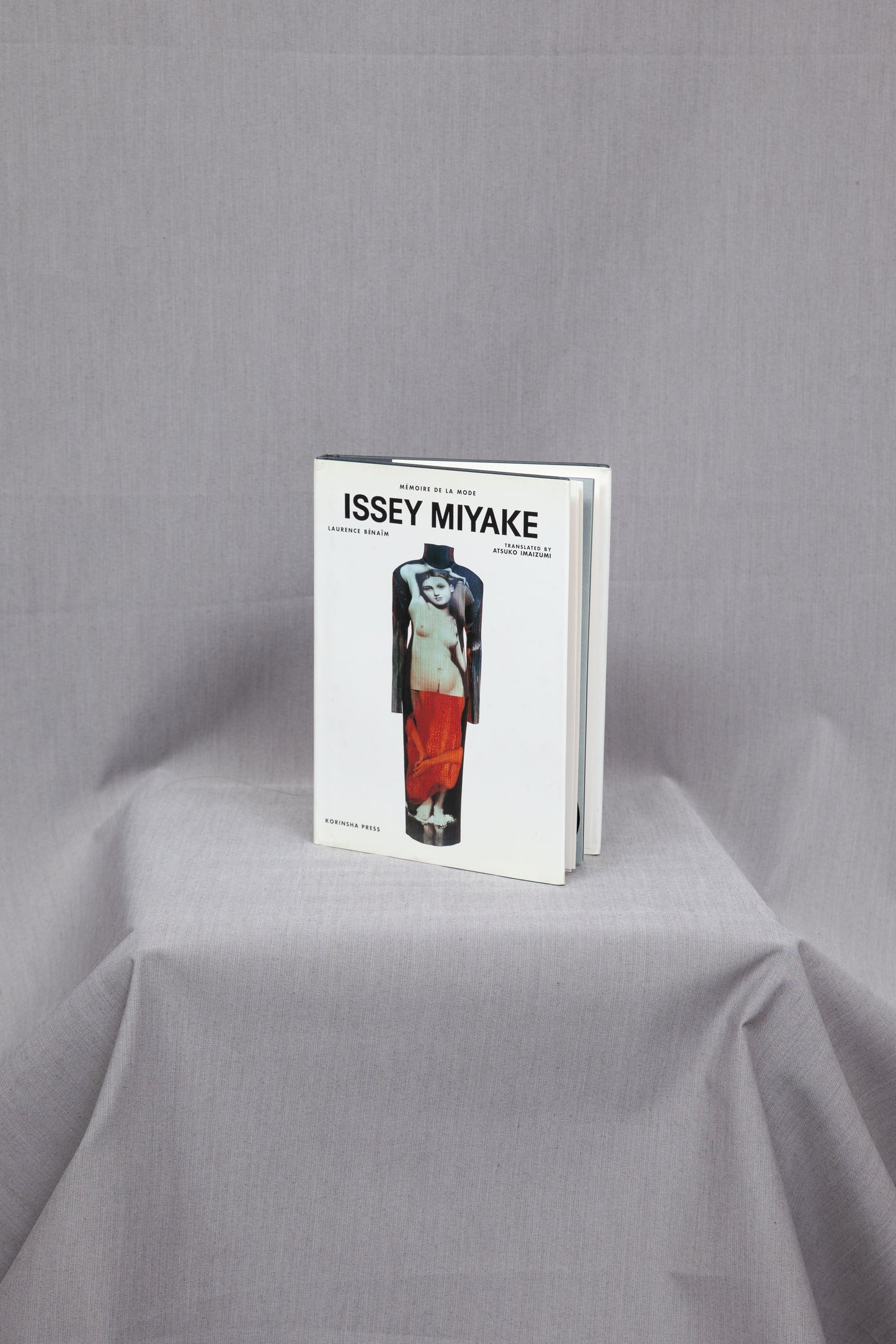 Issey Miyake M´EMOIRE DE LA MODE