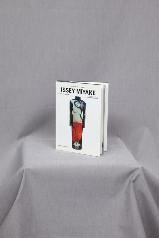 Issey Miyake M´EMOIRE DE LA MODE