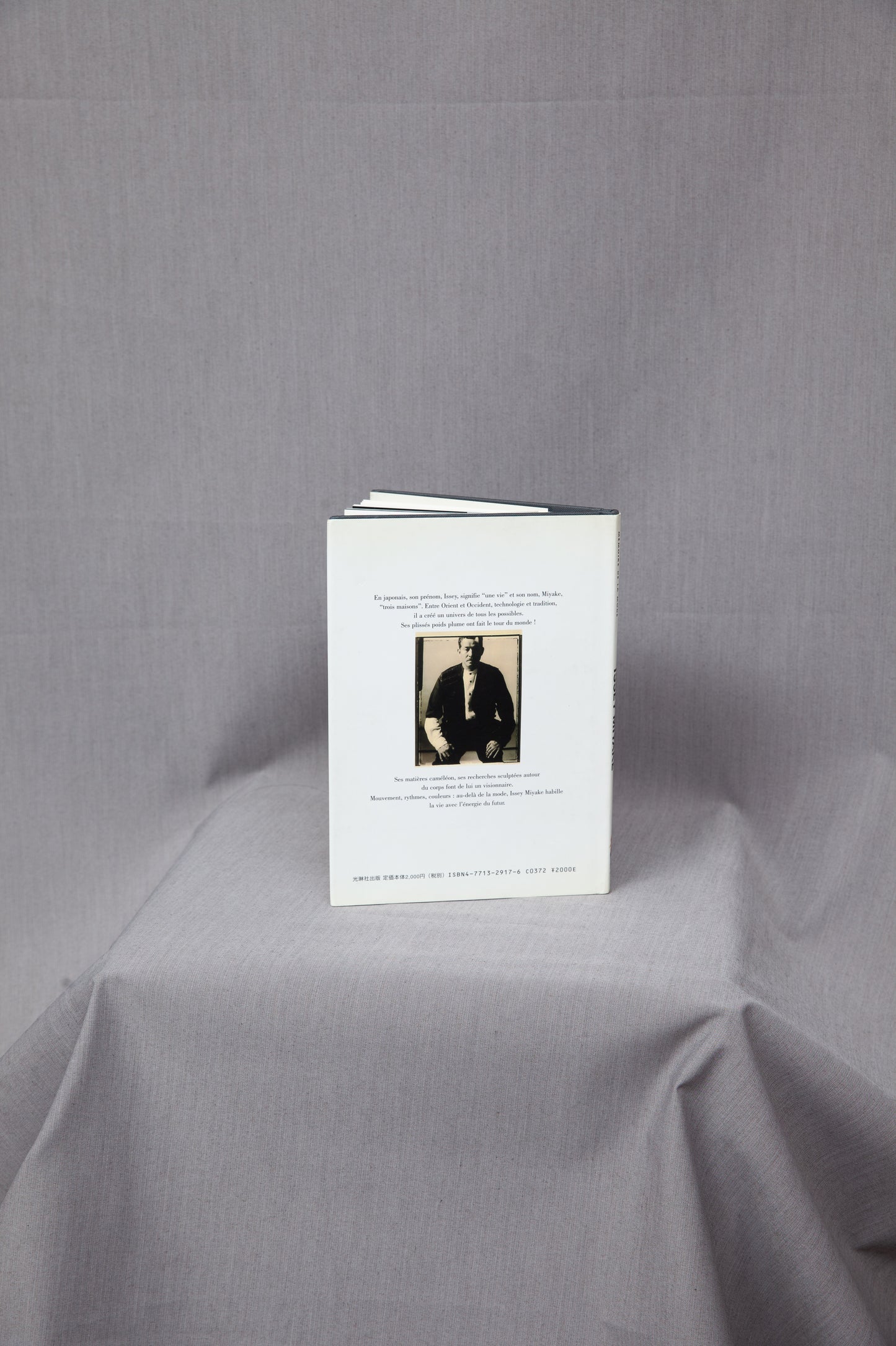 Issey Miyake M´EMOIRE DE LA MODE