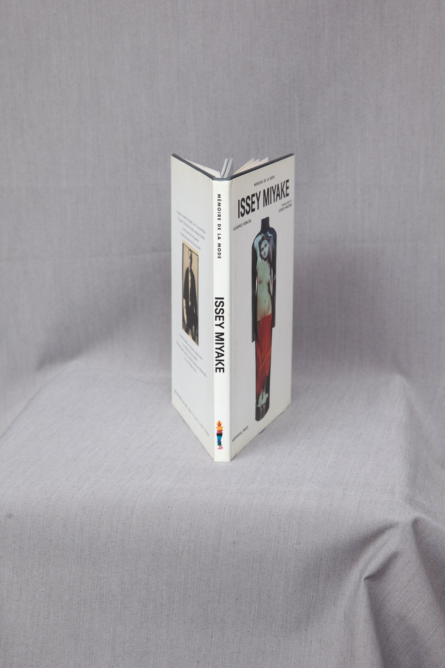 Issey Miyake M´EMOIRE DE LA MODE